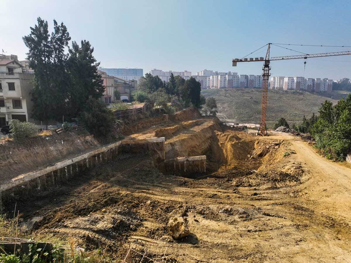 Début des térrassements au niveau de l'ensemble des blocs 